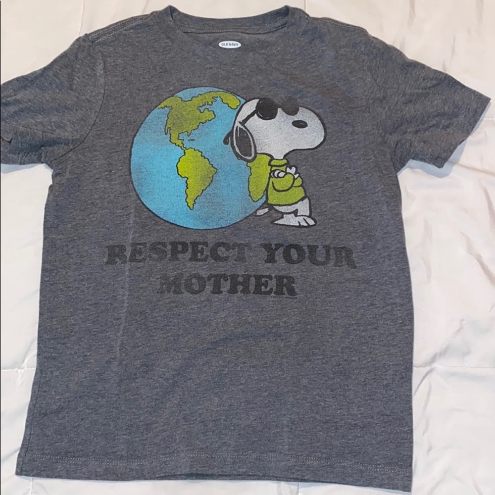 Selling 4 Old Navy shirts size Small (6-7)